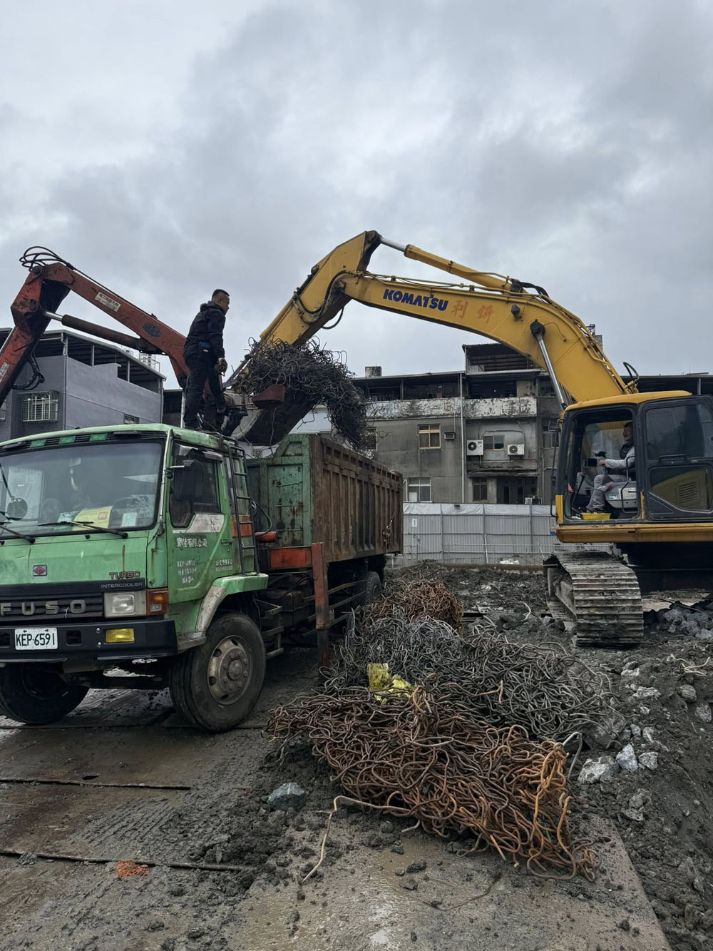 新北工地鋼筋廢料裝載回收
